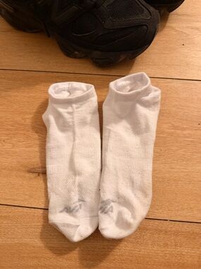 White Women’s GYM socks NWT